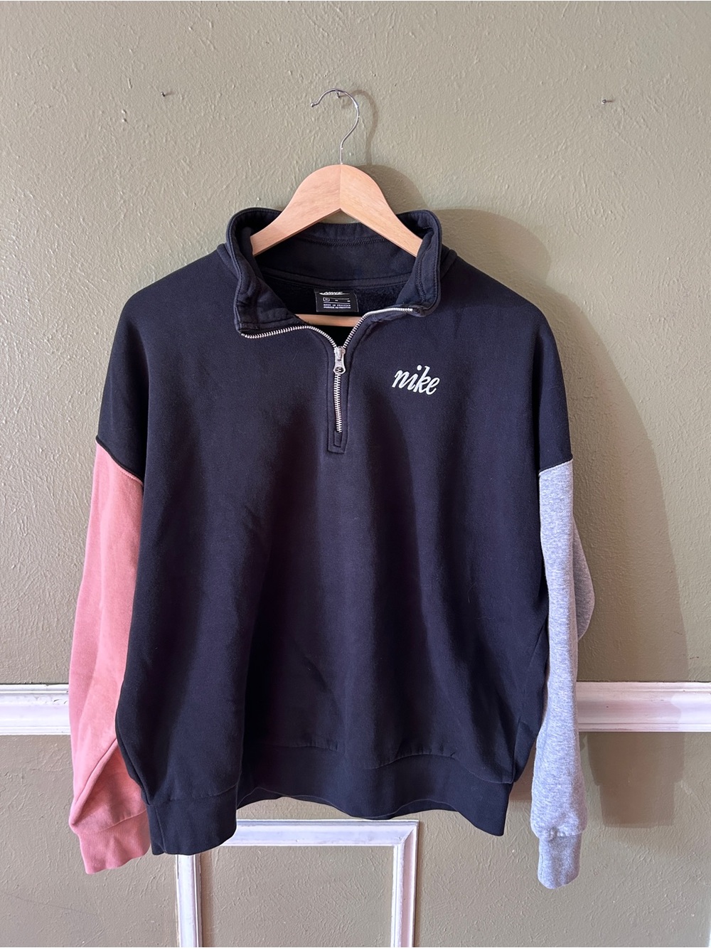 Nike Colorblock Quarter-Zip Sweatshirt Pink Gray Black Athleisure Sporty Preppy